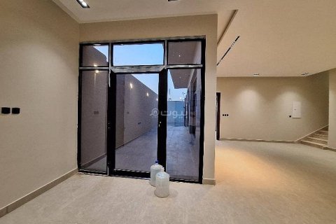 7 bedrooms Villa in Riyadh, Saudi Arabia No. 99477 16
