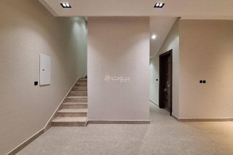 7 bedrooms Villa in Riyadh, Saudi Arabia No. 99477 10