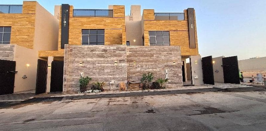 7 bedrooms Villa in Riyadh, Saudi Arabia No. 99477