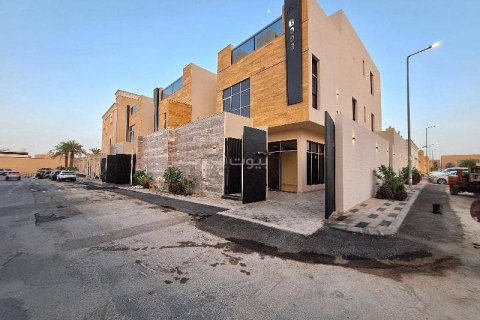 7 bedrooms Villa in Riyadh, Saudi Arabia No. 99477 3