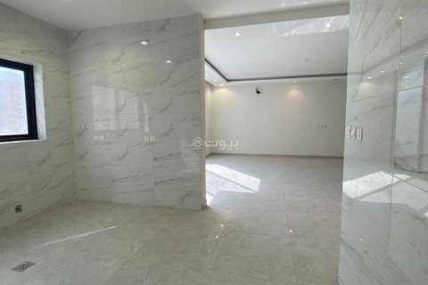 5 bedrooms Villa in Khobar, Saudi Arabia No. 60463