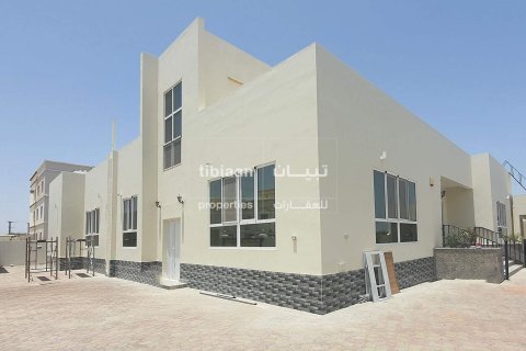 3 bedrooms Villa in As Sib, Oman No. 53875 3