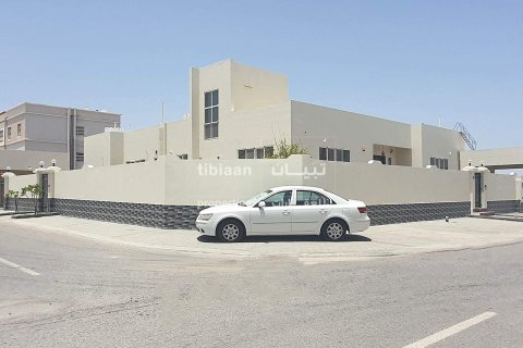3 bedrooms Villa in As Sib, Oman No. 53875