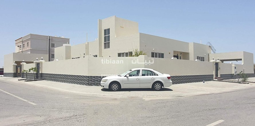 3 bedrooms Villa in As Sib, Oman No. 53875