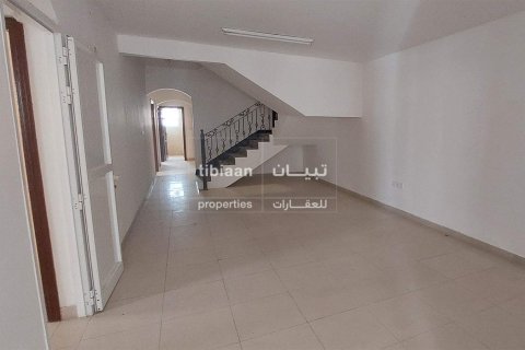 Villa Gemela de 13 dormitorios en Muscat, Oman No. 53825 3
