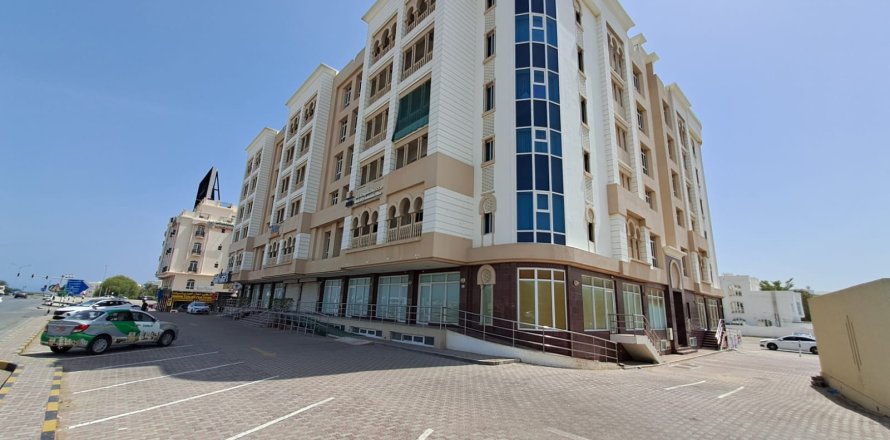 Commercial property de à Muscat, Oman No. 54454