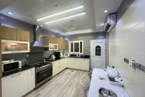 Вилла с 4 спальнями в Маскат, Оман №54459 5