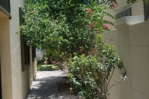 5 bedrooms Villa in Regional, UAE No. 1014 10