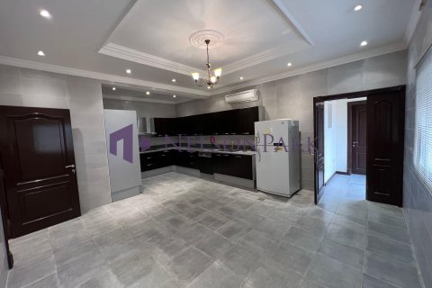 Villa de 5 chambres à Doha, Qatar No. 58243 15