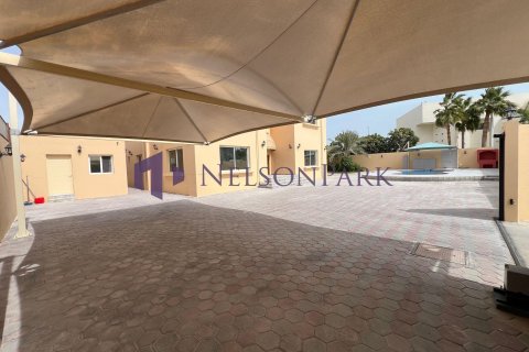 Villa de 5 chambres à Doha, Qatar No. 58243 6