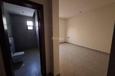 3 bedrooms Apartment in Riyadh, Saudi Arabia No. 67495 10