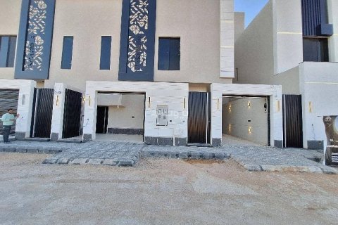 4 bedrooms Villa in Riyadh, Saudi Arabia No. 67496