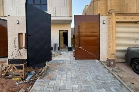 3 bedrooms Apartment in Riyadh, Saudi Arabia No. 67491