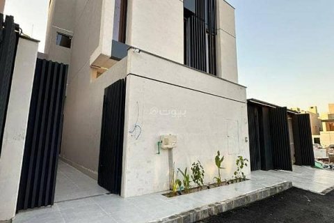 5 bedrooms Villa in Riyadh, Saudi Arabia No. 67493