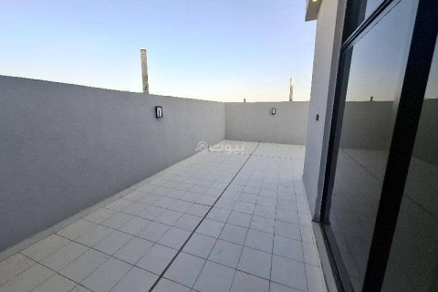 5 bedrooms Villa in Riyadh, Saudi Arabia No. 67493 25