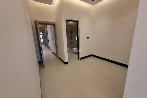 5 bedrooms Villa in Riyadh, Saudi Arabia No. 67493 21