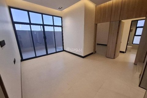 5 bedrooms Villa in Riyadh, Saudi Arabia No. 67493 16