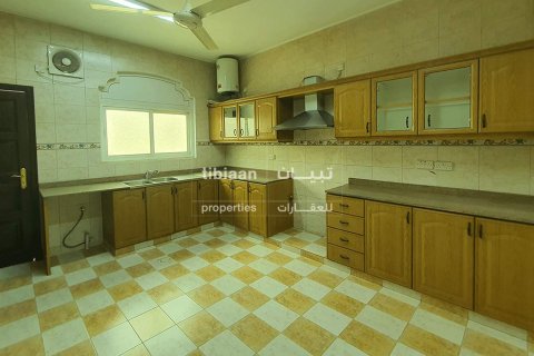 5 bedrooms Twin Villa in Muscat, Oman No. 53798 9