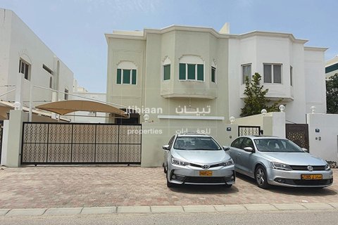 5 bedrooms Twin Villa in Muscat, Oman No. 53798