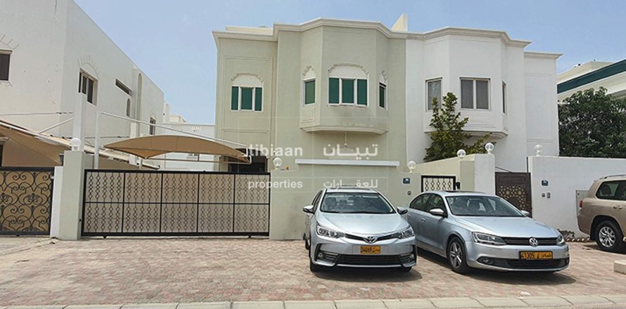 5 bedrooms Twin Villa in Muscat, Oman No. 53798
