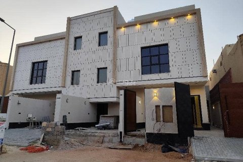 3 bedrooms Apartment in Riyadh, Saudi Arabia No. 69149