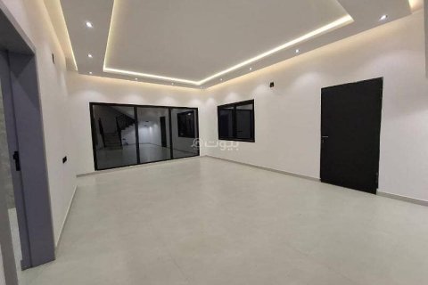 Villa de 5 dormitorios en Riyadh, Saudi Arabia No. 69147 4