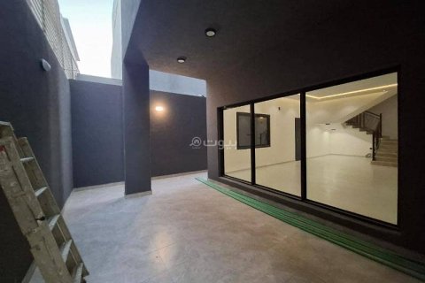 5 bedrooms Villa in Riyadh, Saudi Arabia No. 69147