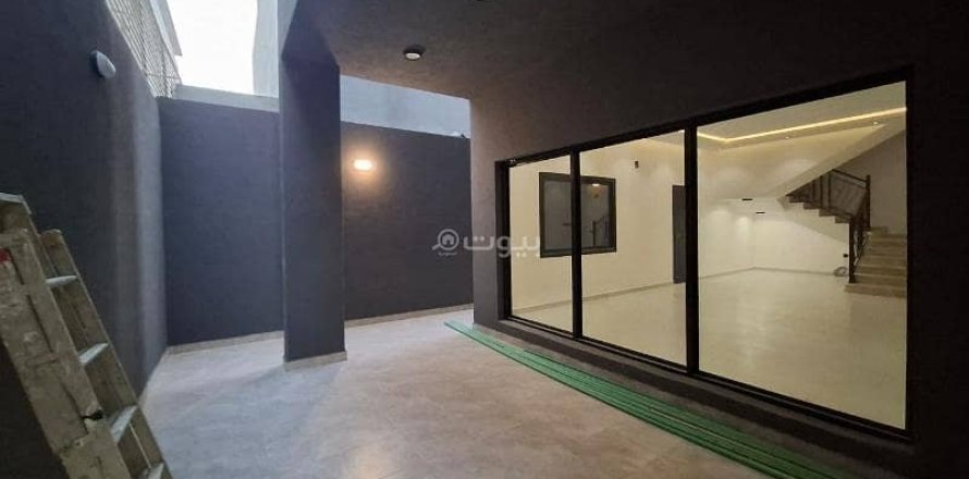 Villa de 5 dormitorios en Riyadh, Saudi Arabia No. 69147
