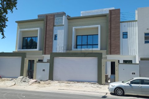 Вилла с 4 спальнями в Barbar, Бахрейн №58745