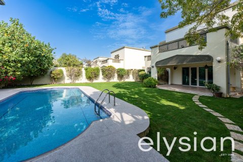 4 bedrooms Villa in Regional, UAE No. 64728