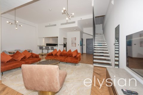 2 bedrooms Villa in Dubai Marina, UAE No. 64745