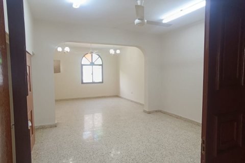 2 bedrooms Apartment in Ruwi, Oman No. 54882 3