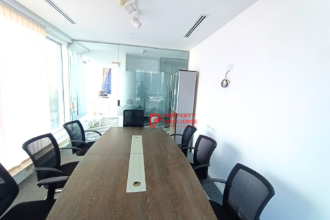 87m² Office in Churchill Towers, UAE No. 39688