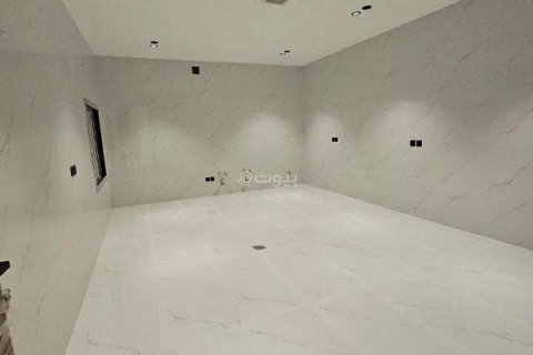 7 bedrooms Villa in Riyadh, Saudi Arabia No. 61685 7