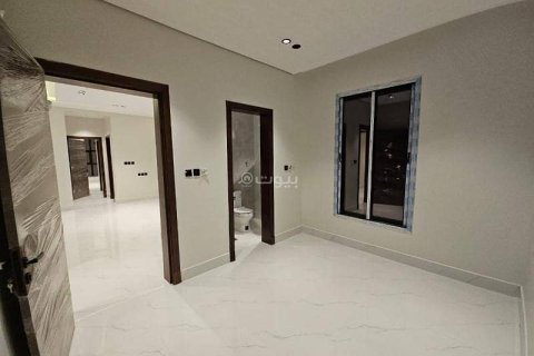 7 bedrooms Villa in Riyadh, Saudi Arabia No. 61685 13