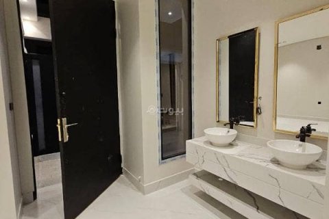 7 bedrooms Villa in Riyadh, Saudi Arabia No. 61685 18