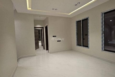 7 bedrooms Villa in Riyadh, Saudi Arabia No. 61685 10