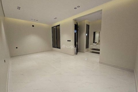 7 bedrooms Villa in Riyadh, Saudi Arabia No. 61685 14