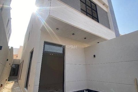 4 bedrooms Apartment in Riyadh, Saudi Arabia No. 61683
