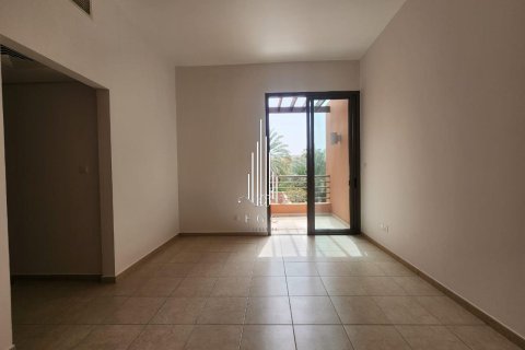 Villa de 5 dormitorios en Abu Dhabi Gate City, UAE No. 22010 14