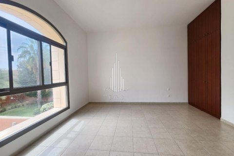 Вилла с 5 спальнями в Abu Dhabi Gate City, ОАЭ №22009 10