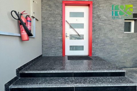 Villa de 3 dormitorios en Al Jazirah Al Hamra, UAE No. 28503 4