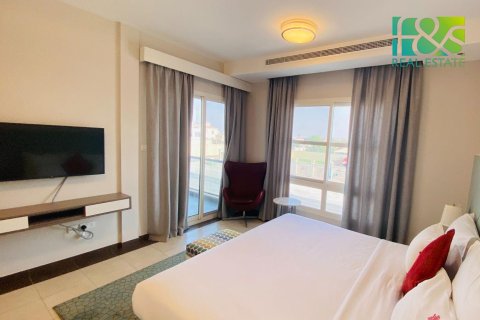 Villa de 3 dormitorios en Al Jazirah Al Hamra, UAE No. 28503 17