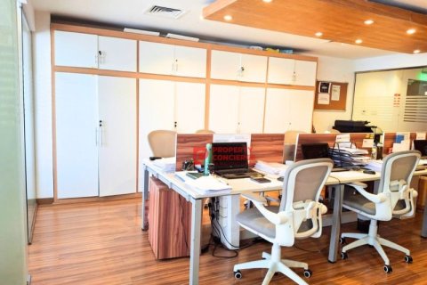 102m² Office in Lake Allure, UAE No. 19362