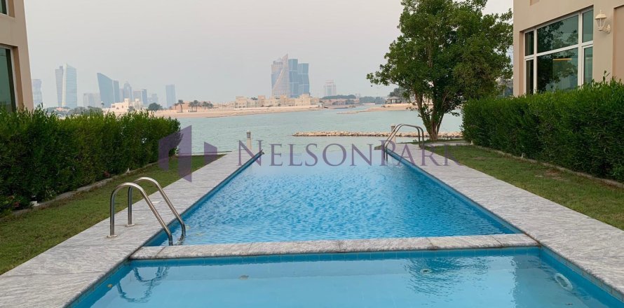 Villa de 5 dormitorios en Doha, Qatar No. 58388