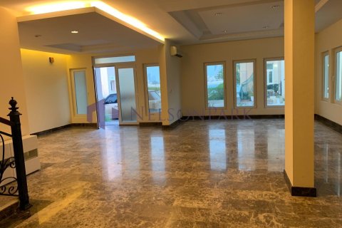 Villa de 5 dormitorios en Doha, Qatar No. 58388 4