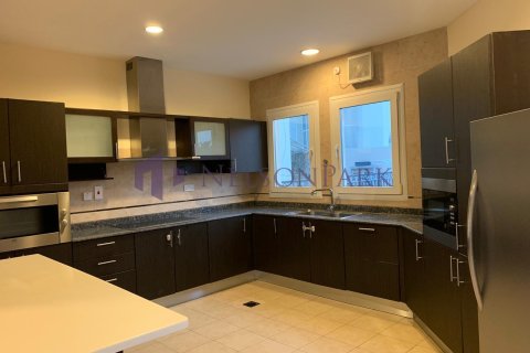 Villa de 5 dormitorios en Doha, Qatar No. 58388 7