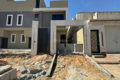 4 bedrooms Apartment in Riyadh, Saudi Arabia No. 60282