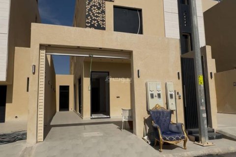 4 bedrooms Apartment in Riyadh, Saudi Arabia No. 60276