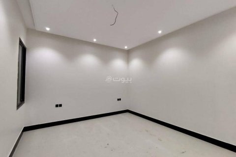 Villa de 4 dormitorios en Riyadh, Saudi Arabia No. 60277 6